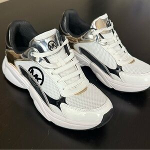 Michael Kors Wonen’s Chrome White and Black Sneakers